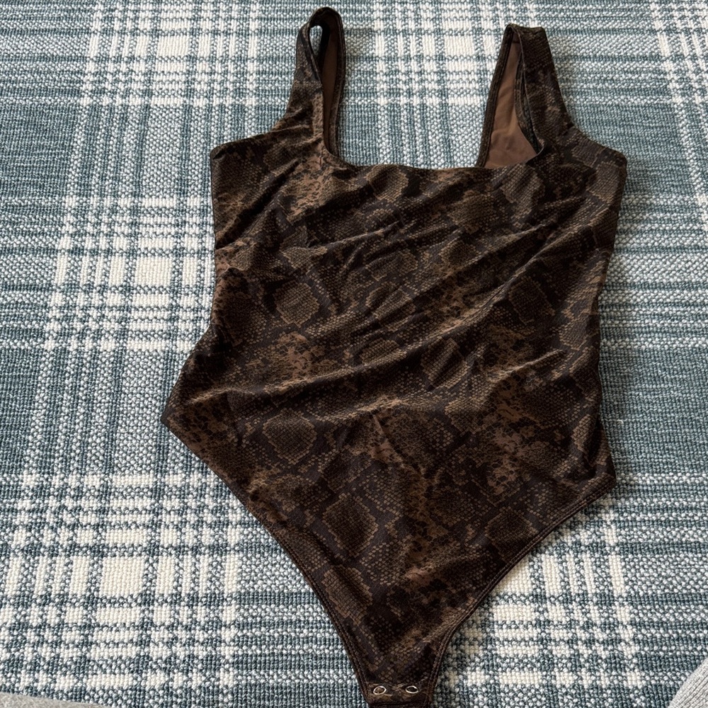 Good American Brown Snake Print Bodysuit